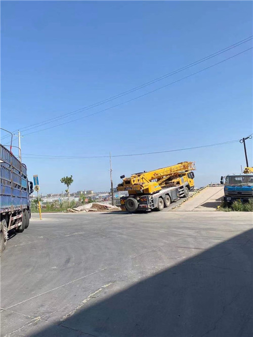 日土县25吨吊车的租赁价格大概是多少？